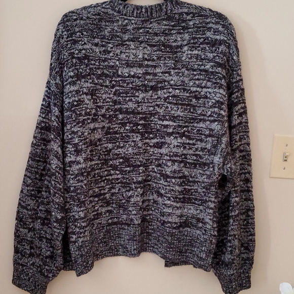 Kendall & Kylie Cardigan - Picture 3 of 4